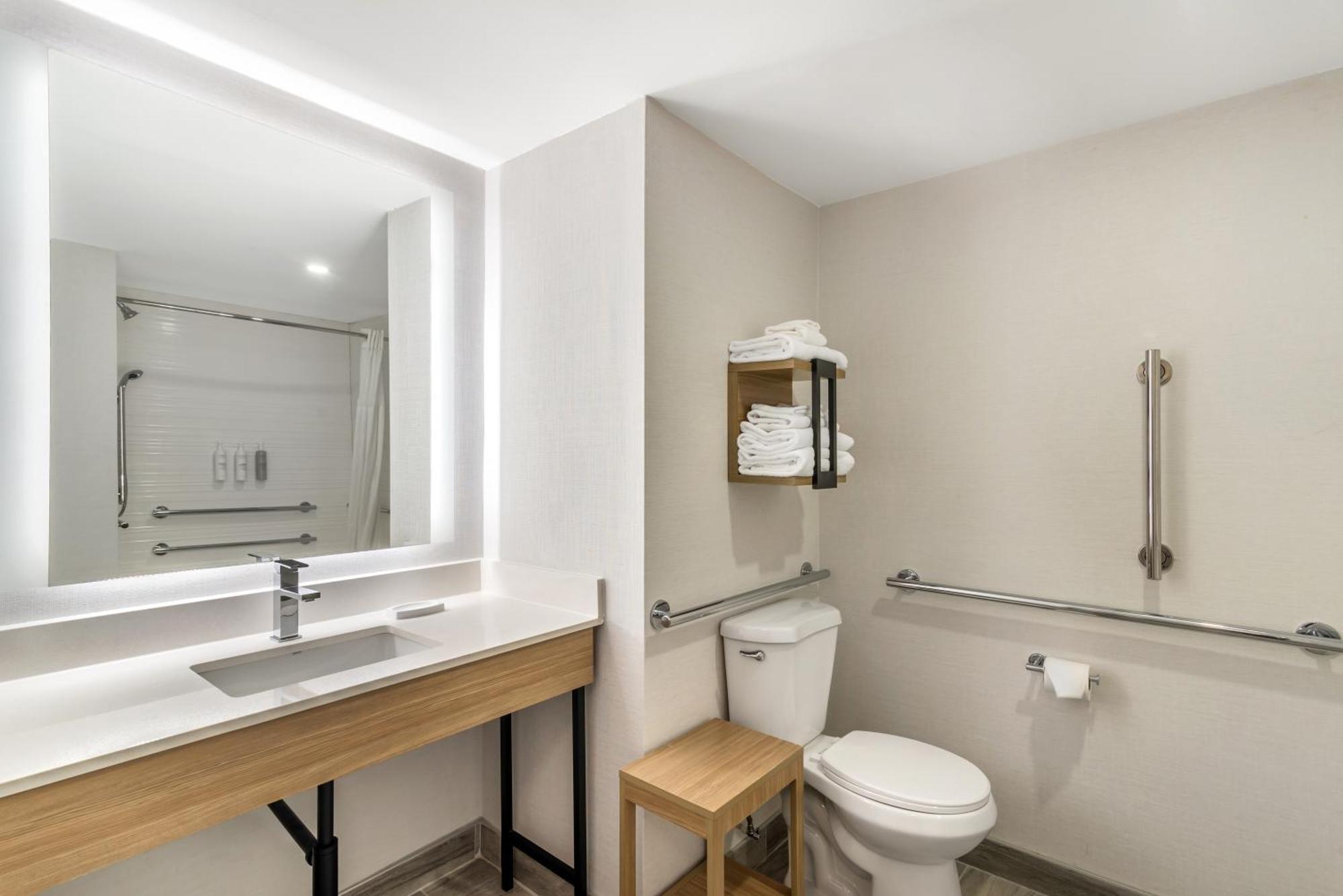 Hampton Inn Atlanta-Стокбридж Экстерьер фото